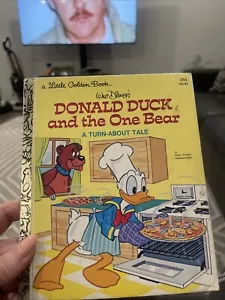 Walt Disneys Donald Duck und der eine Bär Ein kleines goldenes Buch Turn About Tale - Bild 1 von 3