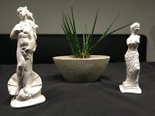 Venus und Aphrodite Statuen
