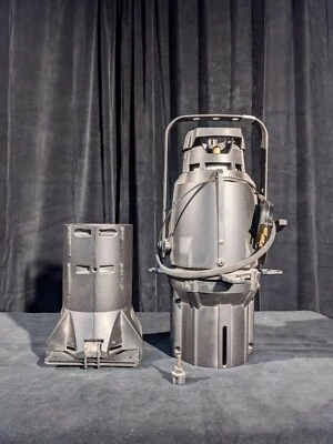 ETC Source Four Ellipsoidal (Leko) w/ 19 degree lens - Image 1 of 3