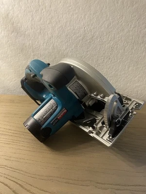 Makita XSS02 18V LXT 6-1/2” Cordless Circular Saw – Reconditioned Tool Only - Image 1 of 4