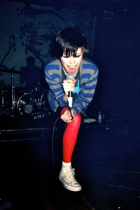 Affiche murale art électronique Alice Practice Crystal Castles - AFFICHE 20x30 - Photo 1 sur 4