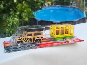 Diecast Majorette-France LAND ROVER SAFARI WITH LION ON TRAILER mint in box. - Foto 1 di 11