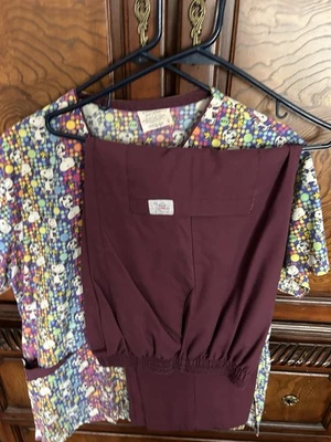 Женская униформа скраб вина набор сверху и снизу, размер маленький - Изображение 1 из 4