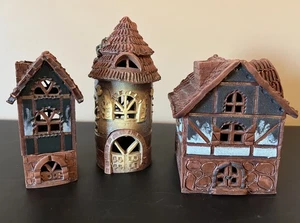 Set di 3 casette di candele da tè in argilla fatte a mano lituane - Foto 1 di 6