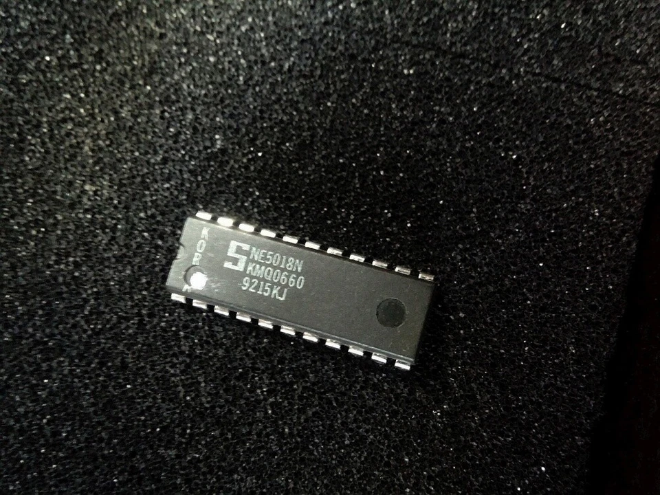 Signetics NE5018 8-bit DAC - Image 1 of 1