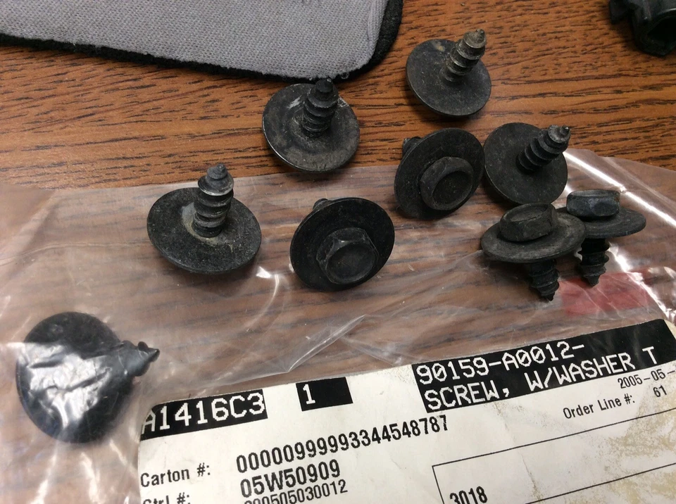 1pcs Toyota Fender Liner Bolt Camry Celica MR2 Avalon Solara Sienna Avalon lexus - Image 1 of 1