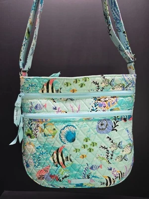 Vera Bradley Антильские острова сокровище тройной молнии хипстер через плечо морской 11,5 «x 10» - Изображение 1 из 4