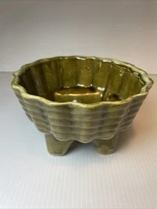 "Maceta retro con patas COOKSON POTTERY CP-1445 (sin marca) verde oliva MCM 7"" de colección" - Imagen 1 de 11