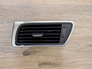 OEM Audi S7 2017 Front Air Duct Deflector Right Side 4G8 820 902 - Picture 1 of 6