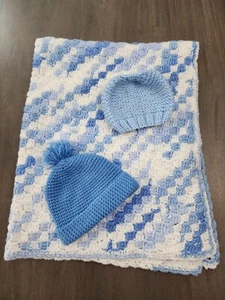 "Handgefertigte Baby blau & weiß gehäkelte Decke & 2 Hüte 38""x32"" - Bild 1 von 4