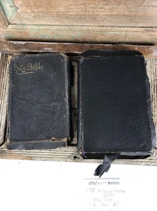 2 Vtg Antique 1800s 1917 Holy Bible Reference Passage S.S. Teachers Edition READ - Imagen 1 de 23