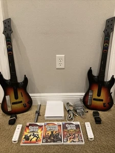 Pacchetto Console Wii Guitar Hero Giochi + Controller + Chitarra + Cavi + Testato!! - Foto 1 di 14