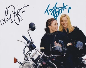 Tamzin Outhwaite & Lucy Benjamin HAND Signed 8x10 Photo, Autograph Eastenders B - Foto 1 di 2