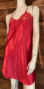 LORD & TAYLOR RED SATIN SIZE MEDIUM BABYDOLL NIGHTGOWN #14221 - Picture 1 of 9