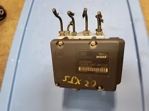 1998 01 02 2003 JAGUAR XJ8 XK8 VANDEN PLAS ABS MODULE PUMP LNF2210AC MNF5920AC - Picture 1 of 3