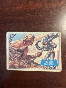 1966 O-PEE-CHEE BATMAN SERIE B (BLUE BAT LOGO) CARD#7B THE GRIM GLADIATOR NO417 - Picture 1 of 2