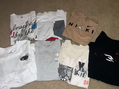 Paquete de camisas de marcas mixtas medianas juveniles Foto 1 de 4