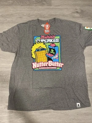 Camiseta Johnny Cupcakes X Nutter Butter 5 Nutty Decades Retro 7/11 Talla 2XL Foto 1 de 3