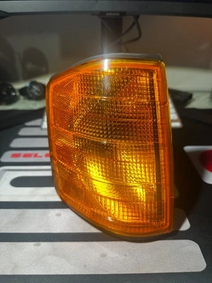 84-93 Mercedes-Benz W201 190E 190D 180E âmbar sinal de seta luz automotiva destro - Imagem 1 de 4