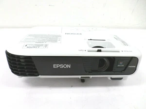Epson EX5240 XGA 3LCD USB Portable HD HDMI Projector 3200 lumens**PARTS ONLY** - Picture 1 of 11