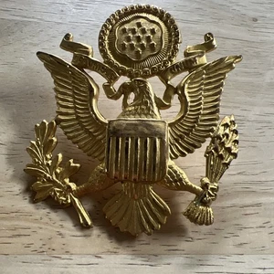 WWII Gold Tone E Pluribus Unum Eagle Screw Back Hat Pin - Picture 1 of 19