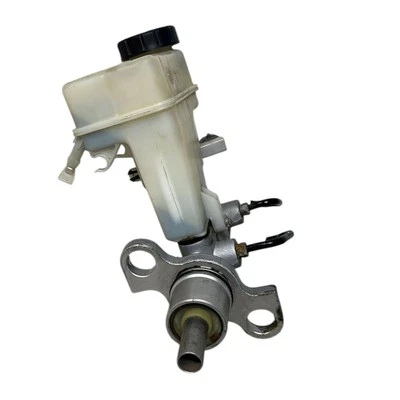 Used Brake Master Cylinder Fits for 2011 Saab 9-3 Sport 2.0L - Image 1 of 4