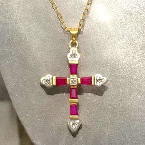 Real Ruby Diamond Cross and Chain 9ct Gold  2.03grams 3 x 2cm - Picture 1 of 3