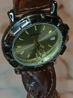Часы наручные календарь Wrangler с плетеным кожаным ремешком золотистая отделка и пряжка - Изображение 1 из 4