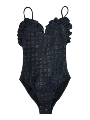 Chanel 23S Negro Volantes Logo CC Una Pieza Traje de Baño Pasarela Traje de Baño 36 Foto 1 de 4