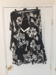 Ladies Floaty Suit Size 18/20 Plus Matching Scarf. - Picture 1 of 7