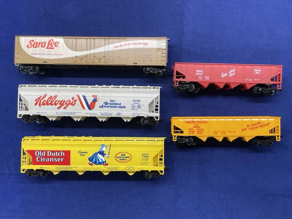 Грузовые вагоны 5 Tyco в коричневой коробке - Изображение 1 из 4