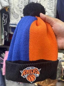 CAPPELLO UFFICIALE NBA NEW YORK KNICKS PER LA STAGIONE INVERNALE TAGLIA OMAGGIO - Foto 1 di 4