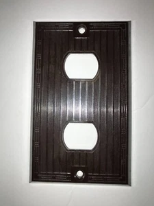 Vintage gerippt braun P&S DESPARD LINE 1 Gang 2 Loch DECO Wandteller #2e - Bild 1 von 6