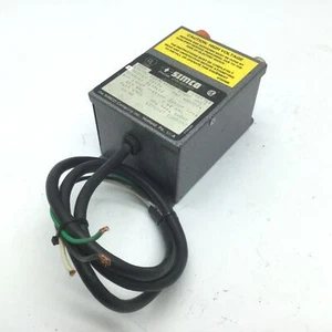 Simco 4000074 D 167Q Static Eliminator Power Unit In: 115VAC 0.25A, Out: 7kV RMS - Picture 1 of 7