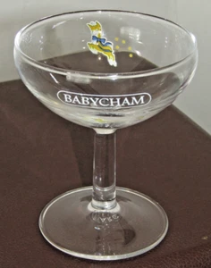 Raro Babycham ARC Vidrio Años 80 Colorido Cervatillo Ciervo Tallo Redondo Cóctel Martini - Imagen 1 de 7
