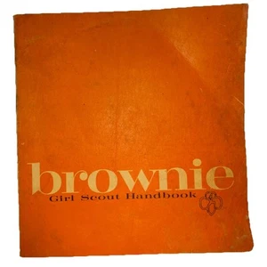 Manuale Brownie Girl Scouts Of The USA 1965 5/1965 7° Edizione. Usato vintage - Foto 1 di 12