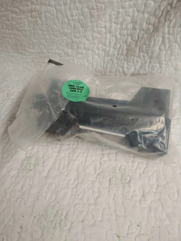Ridgid Pro Gear Toolbox Gen 2.0 Wall Connector Mount Set Part # 753353 Size M - Image 1 of 1