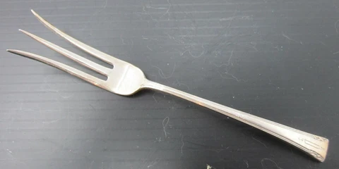 Serenity Lemon Fork International Sterling Silver "D" Mono 5" 1940 12 grams Cover