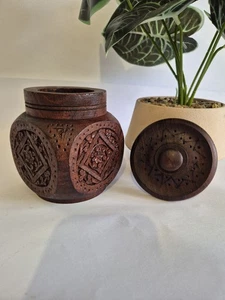 Hand-Carved Teak Wood Jar with Lid – Rustic Storage / Trinket Box - Bild 1 von 6