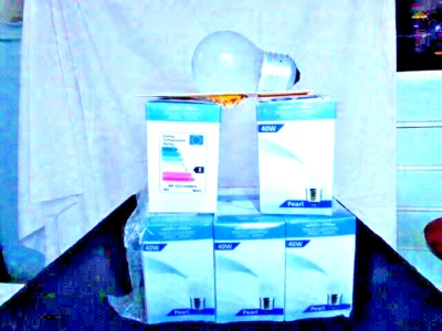 8 Walz Dimable 40w golf ball style E27 light bulbs - Image 1 of 2