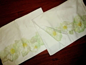 TARGET GREEN & YELLOW FLORAL BORDER SUNNY FLOWERS (2) STANDARD PILLOWCASES 19X28 - Picture 1 of 3