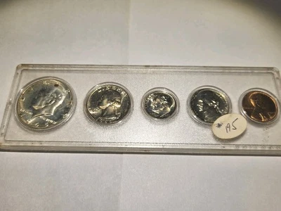1965 SMS Set Special Mint Set  with 5 Coins in Whitman Holder - Image 1 of 4