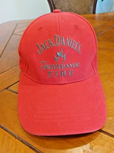 Sombrero Jack Daniel’s Tennessee Fire Whiskey - Gorra Roja Ajustable Logo Destilería Pr - Imagen 1 de 6