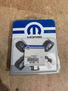 FIAT 124 SPIDER BRANDNEU ORIGINAL MOPAR RADMUTTERN SCHRAUBEN K82210508 - Bild 1 von 3