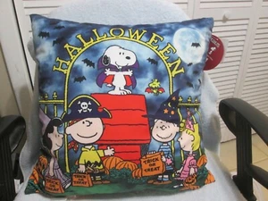Peanuts Halloween Pillow Lights Up Charlie Brown Lucy Snoopy Etc Trick Or Treat - Picture 1 of 2