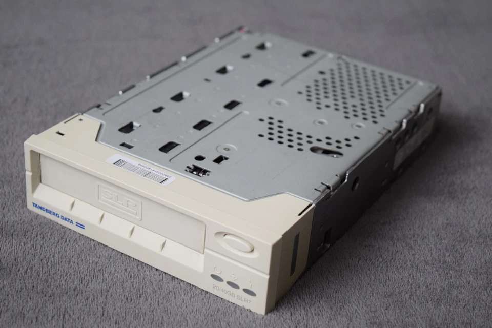 Tandberg SLR7 20/40 GB Band Tape SCSI Laufwerk - Bild 1 von 4