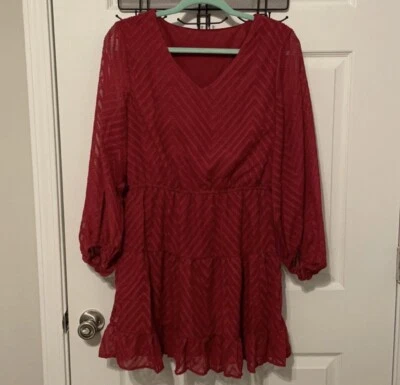 Vestido rojo manga larga con capas de Amazon talla M nuevo sin etiquetas Foto 1 de 4