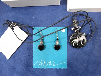 Colgante de obsidiana con lobo de plata Bali y vidrio artístico de horno y pendientes de ónix a juego Foto 1 de 4