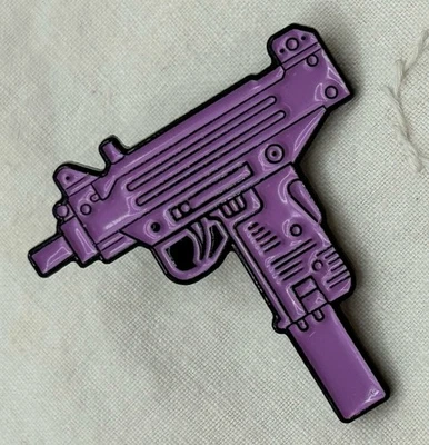 男士和女士紫色UZI枪针胸针 — 第 1/3 张图片
