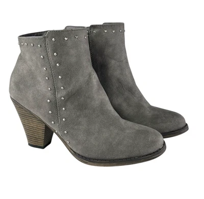 MIA 女式 Lela 铆钉踝靴人造麂皮绒 7.5 米灰色西部粗跟 — 第 1/4 张图片